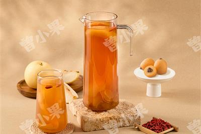 一口鲜润入喉！这杯雪梨枇杷饮藏着两地鲜货的诚意